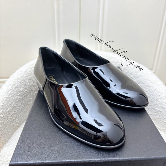 Chanel Mocassins with CC Logo in Black Patent Leather Sz 37.5 Shoes