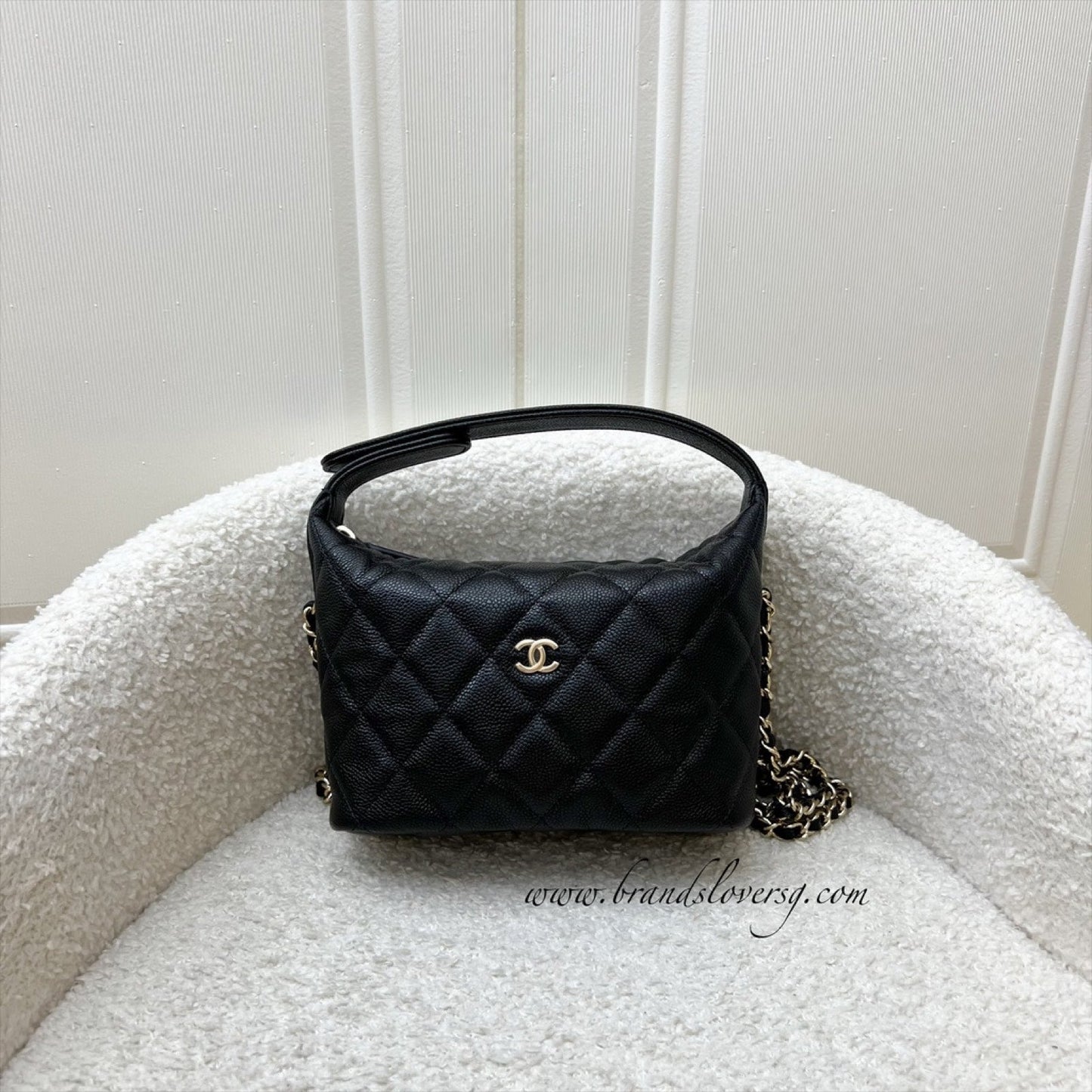 Quilted Hobo Clutch on Chain in Black Caviar and LGHW (Model: ) Signature
