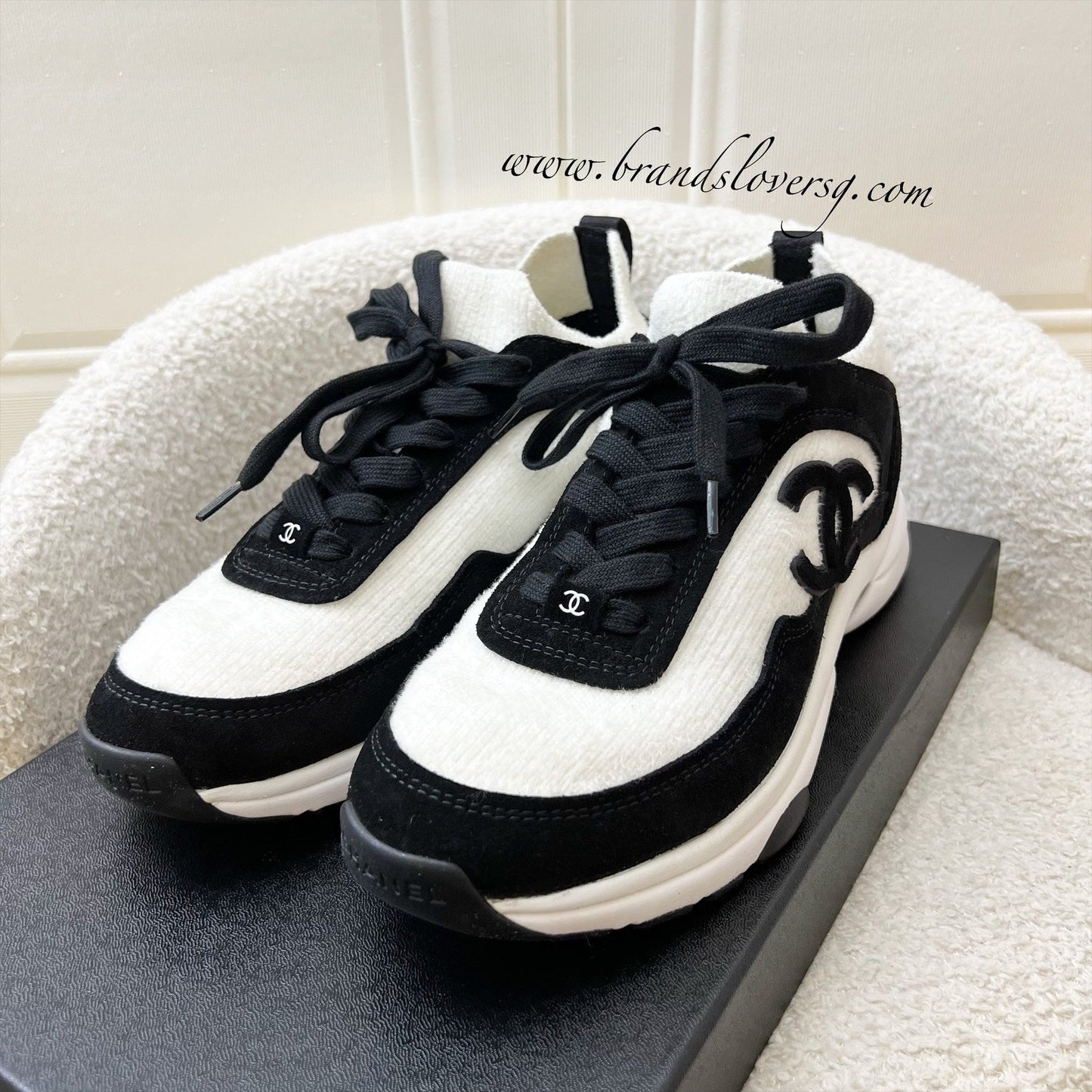 Chanel Sneakers / Trainers in Black Suede and White Fabric Size 38