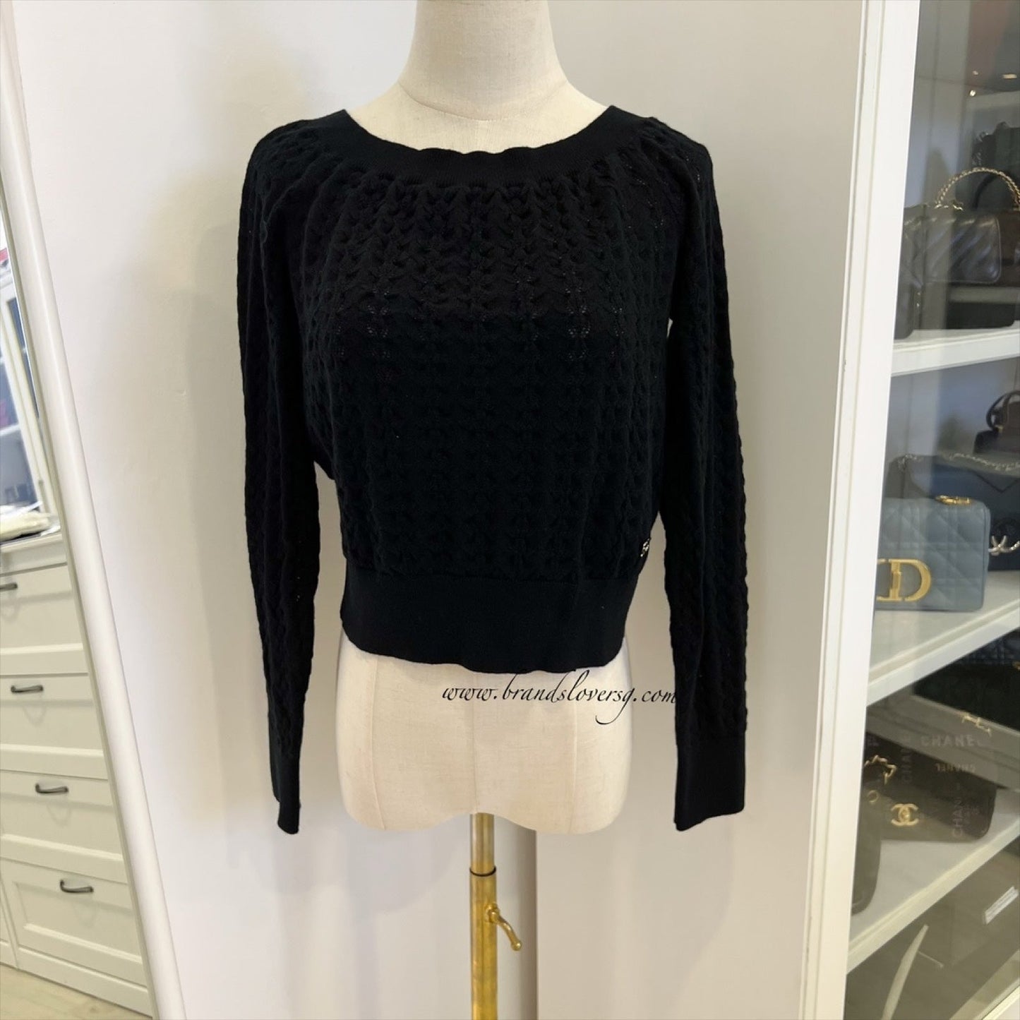 Chanel Knitted Pullover with CC Logo in Black 100% Cashmere (Model: ) Accessory