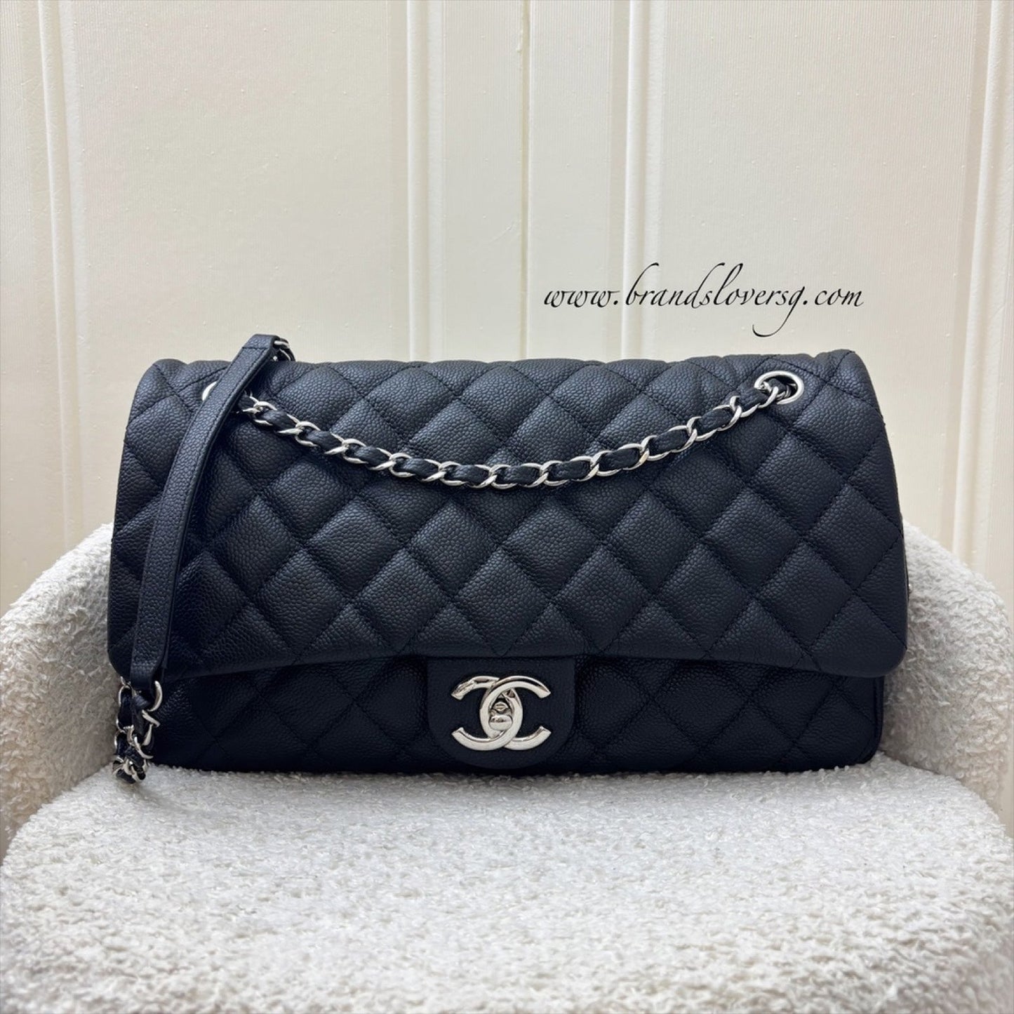 Chanel Easy Caviar Jumbo Flap in Black Caviar and SHW Accessory