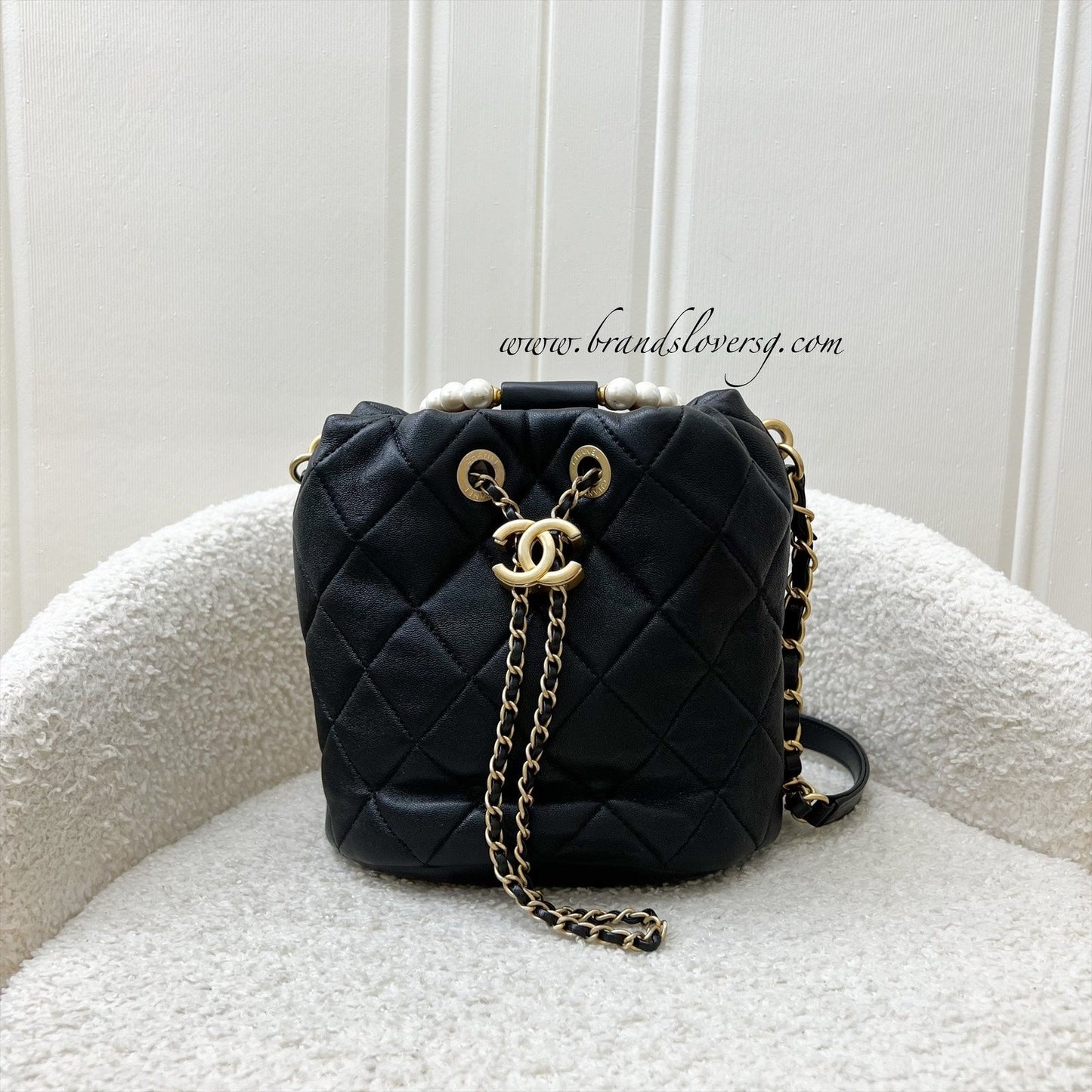 Chanel Pearl Handle Mini Drawstring Bucket Bag in Black Lambskin and AGHW (Model: )