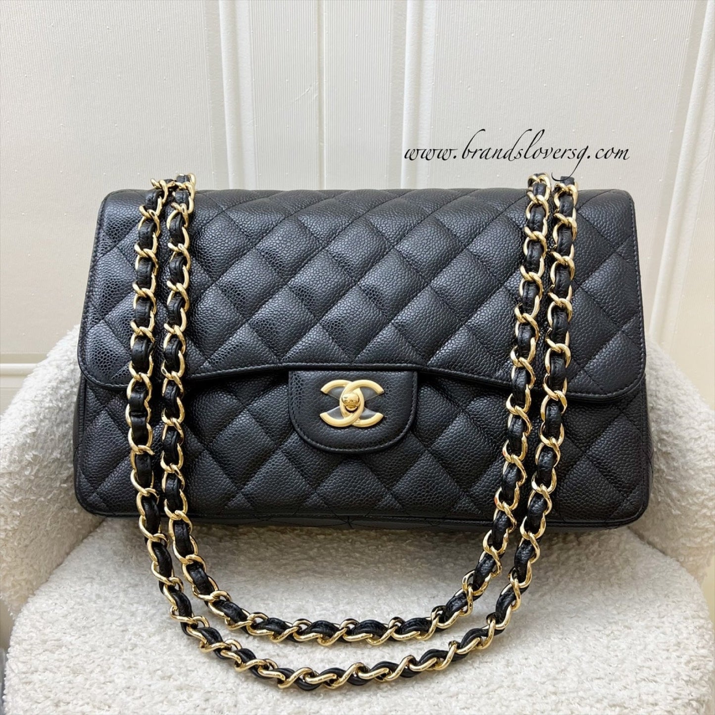 Jumbo Classic Flap DF in Black Caviar and GHW Accessory Signature