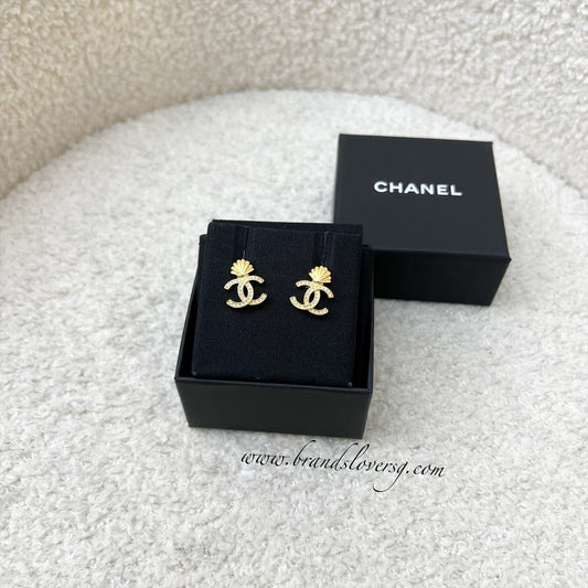 Chanel CC with Seashell Earrings with Crystals in GHW Jewelry