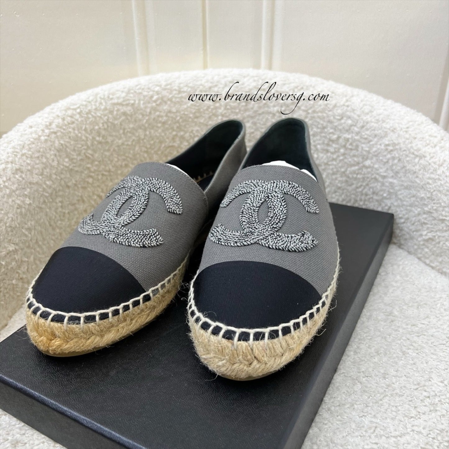 Chanel Espadrilles in Grey Canvas and Black Gosgrain Sz 37 Accessory