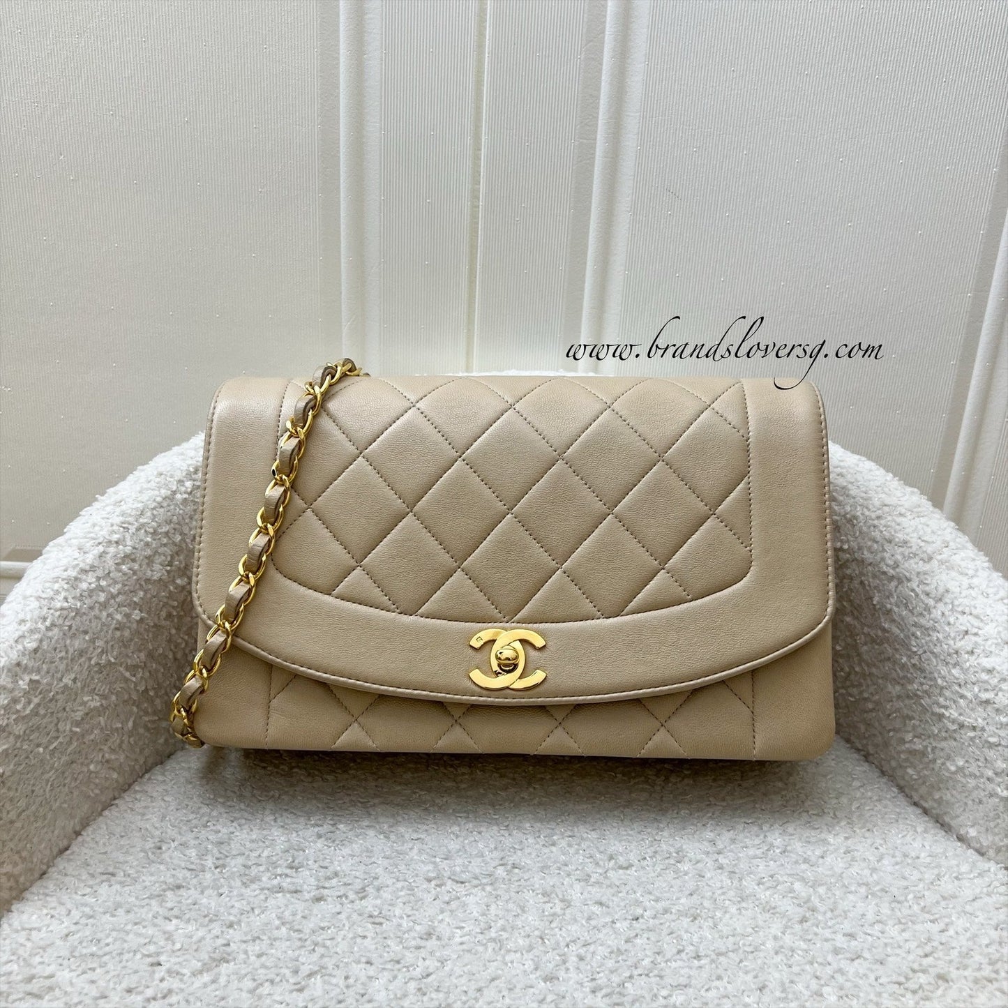 Chanel Medium Diana Flap in Beige Lambskin and GHW Accessory