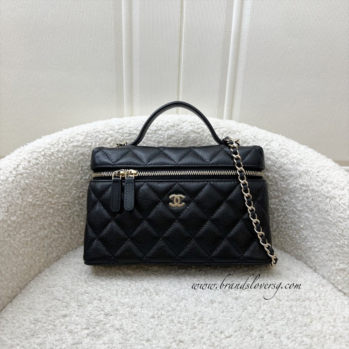 Chanel [Brand New Aug 2025] Vanity / Clutch with Chain (LP Style Bag) in Black Caviar and LGHW (Model: )