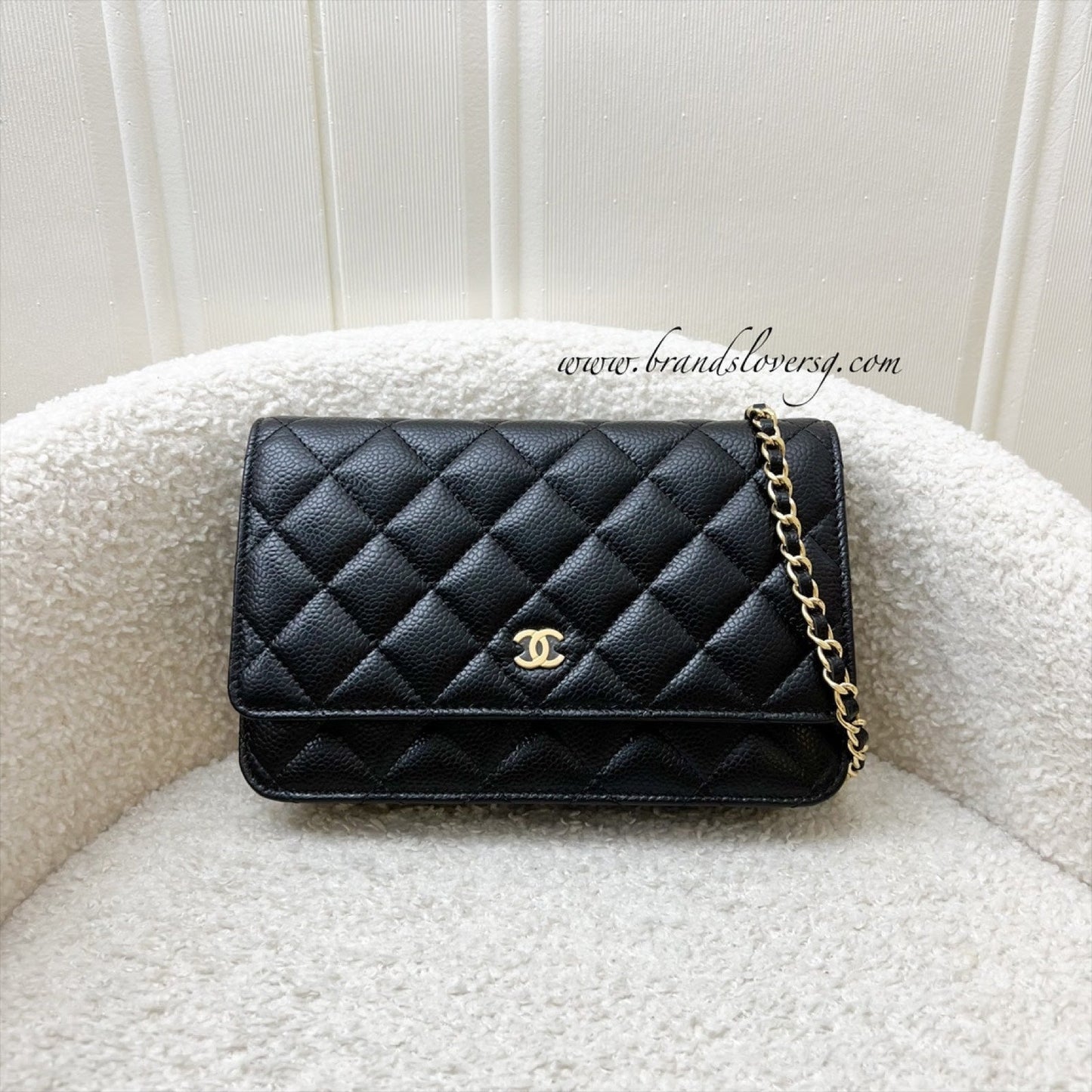Classic Wallet on Chain WOC in Black Caviar and GHW Classic