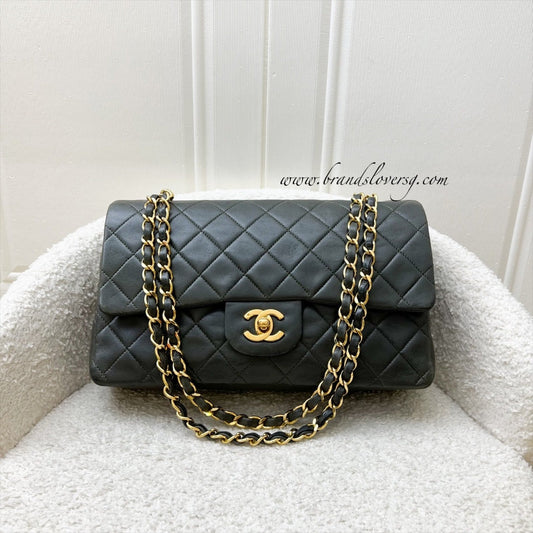 Chanel Medium Classic Flap CF in Dark Green Lambskin and Gold Plated HW Accessory