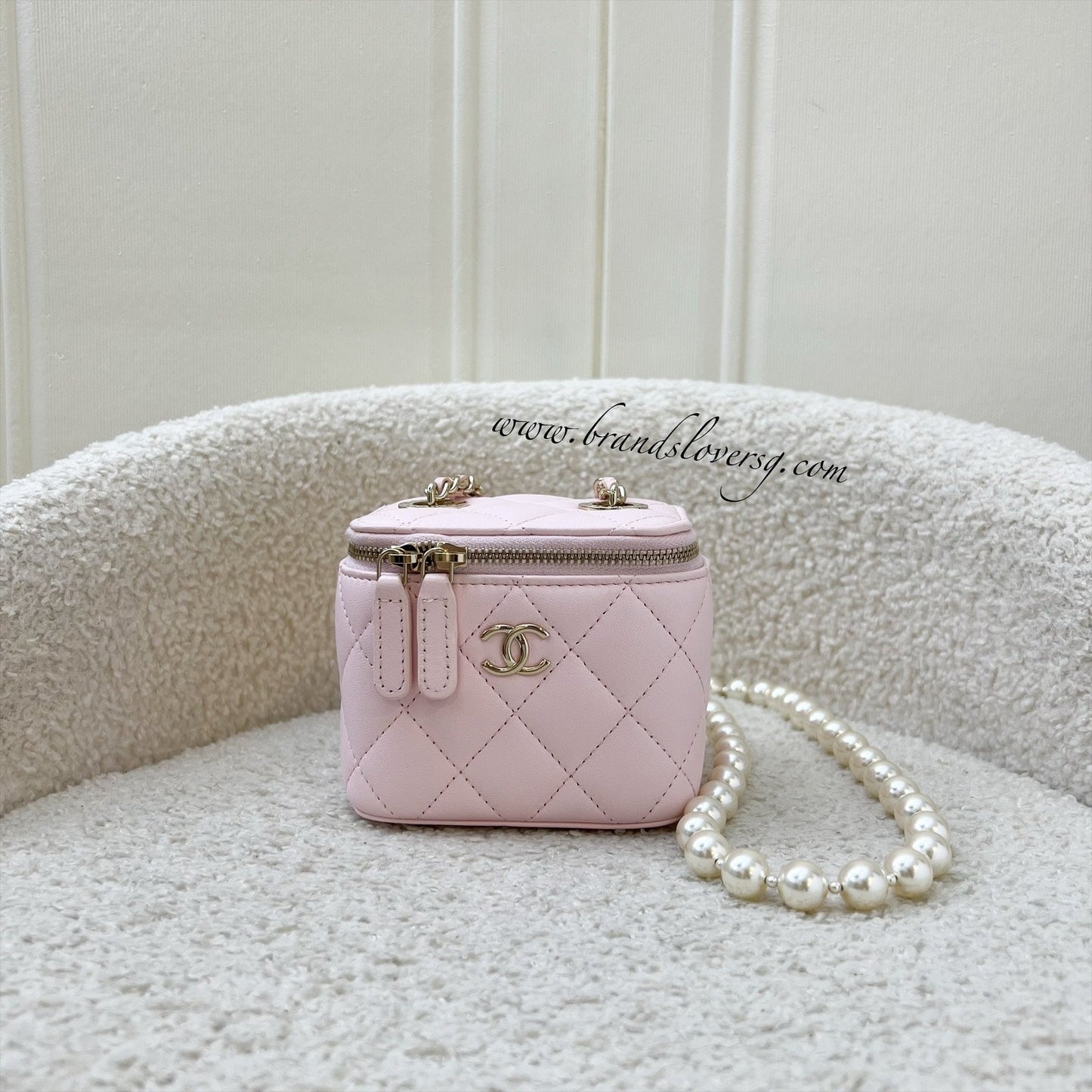 Chanel Mini Vanity with Pearl Chain in Pink Lambskin and LGHW (Model: )