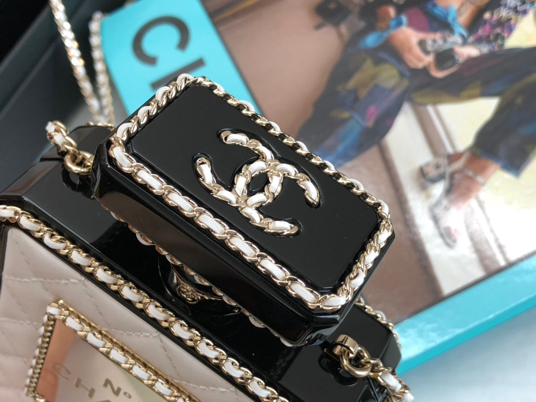 CHL Evening 6in 16cm B08048 Black White Handbag
