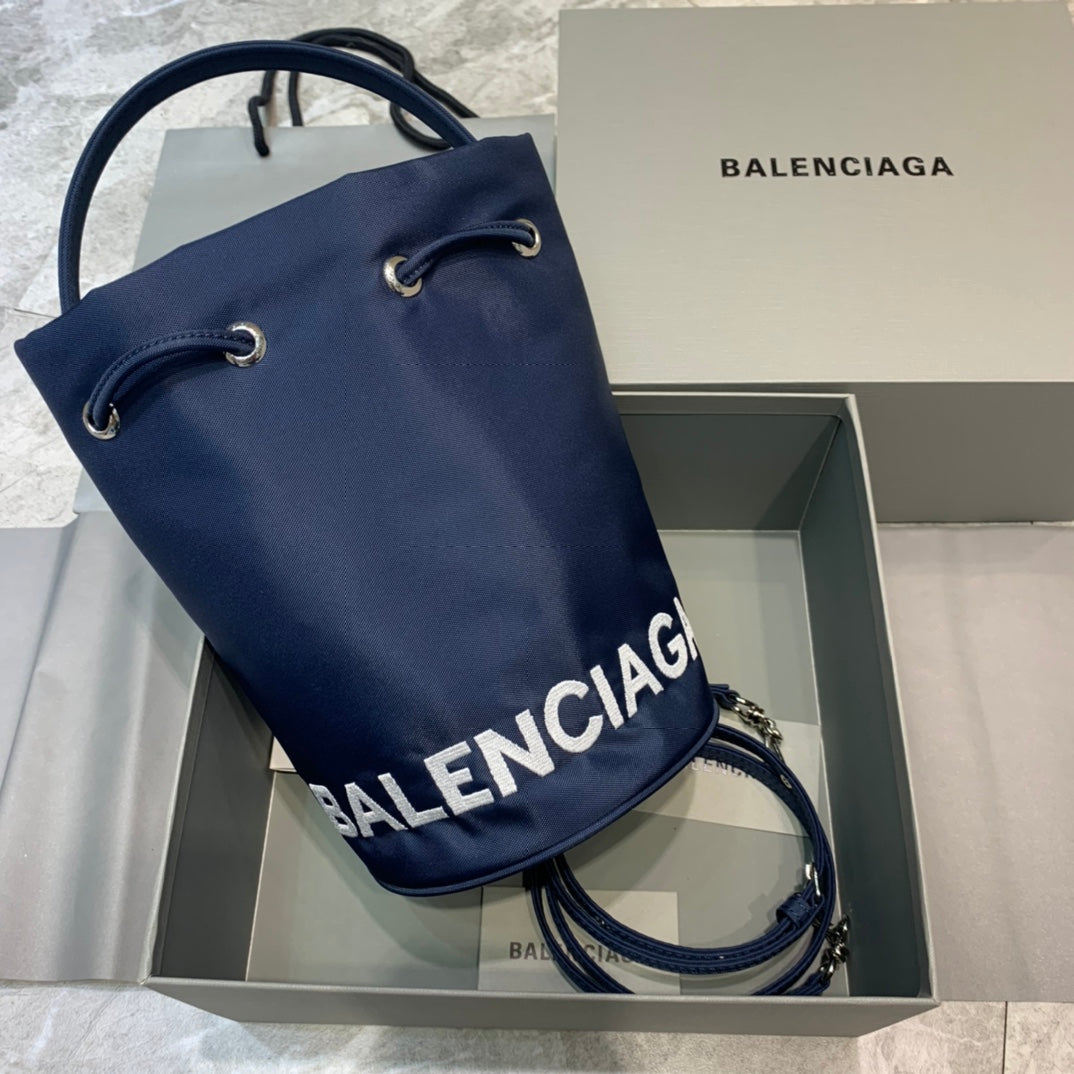 Top Quality Le Cagole Metop Qualityum Bag Blue Bucket Bucket Bag 176In45Cm 8912
