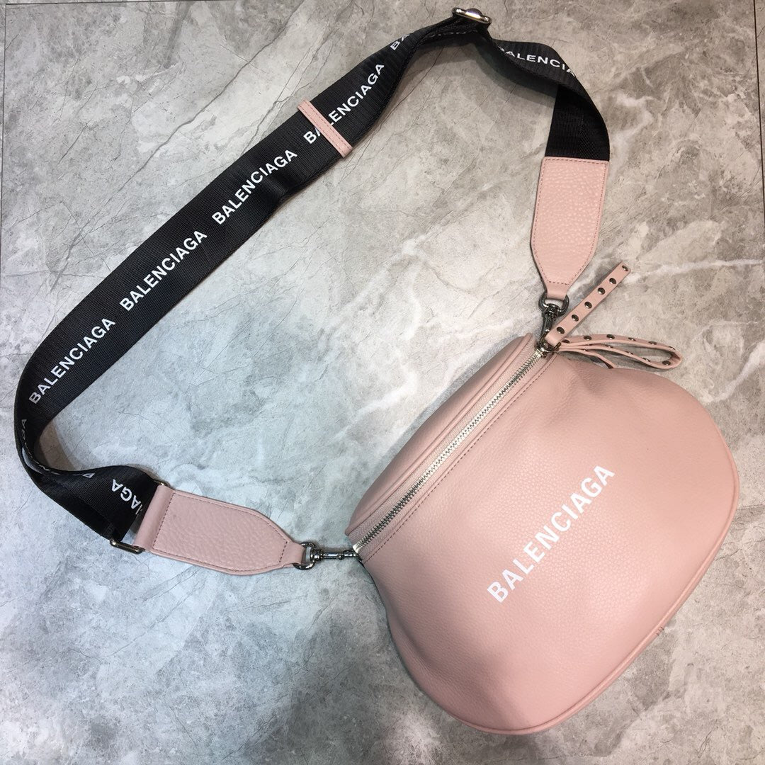 Top Quality Sling Bag In Light For Pink Travel Bag