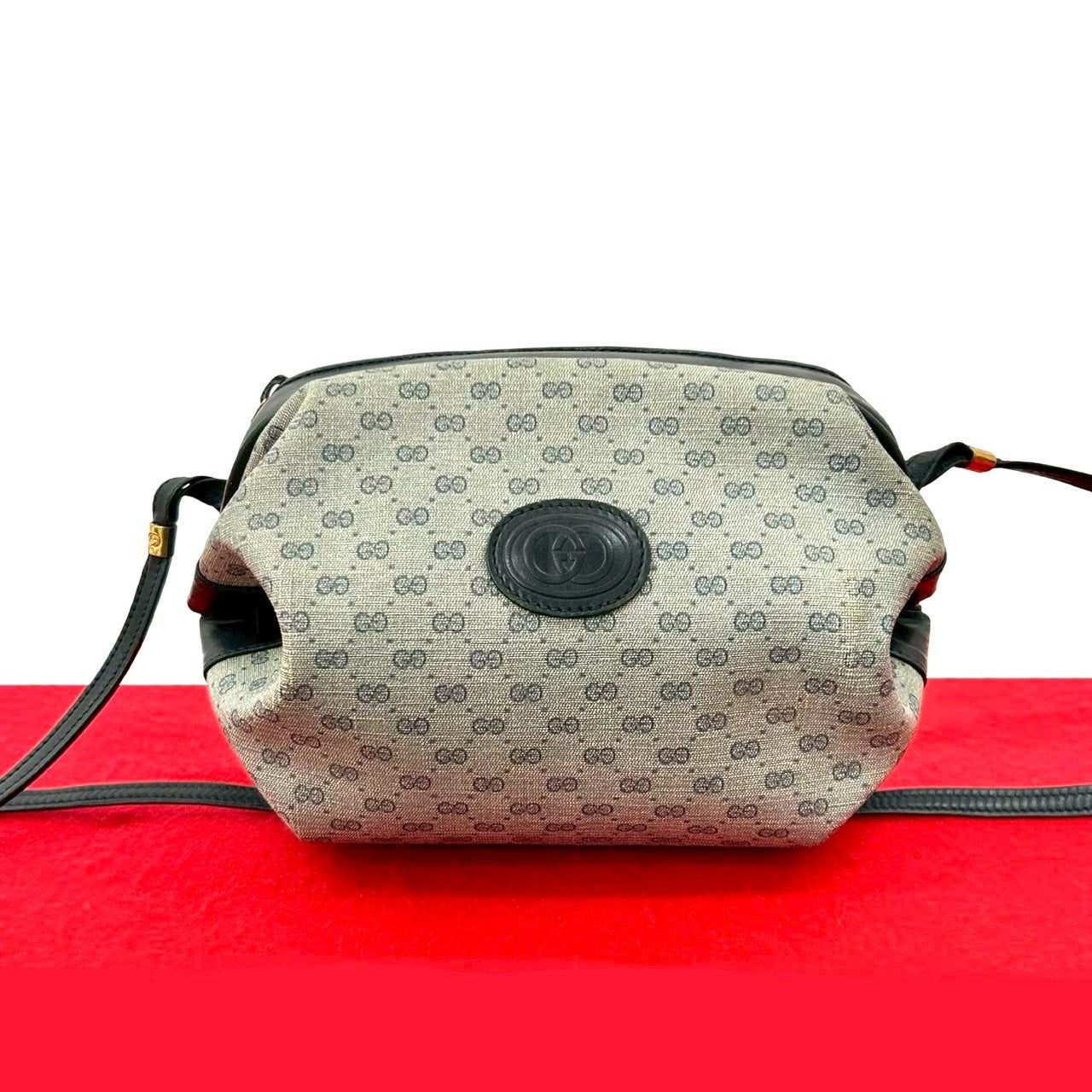 Gucci Micro Shoulder Bag Leather Shoulder Bag
