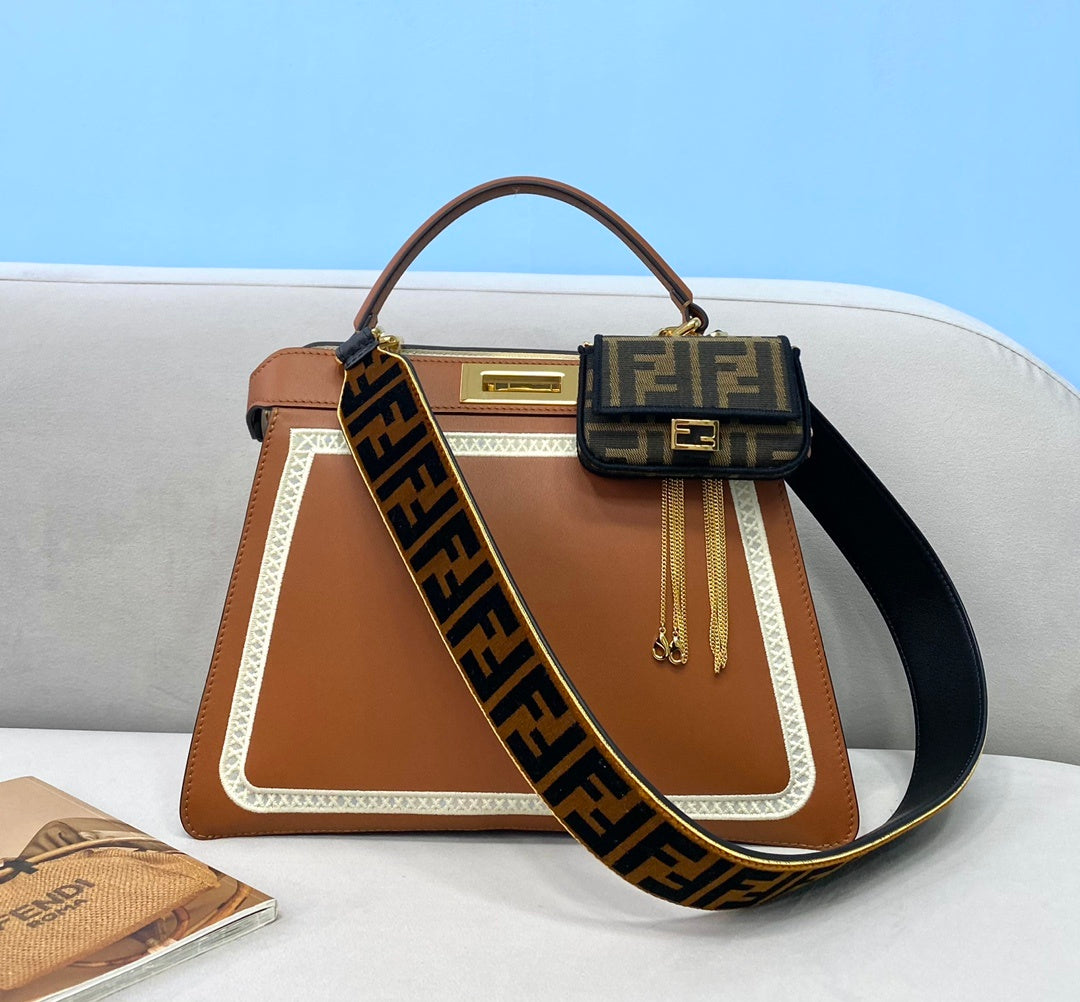 Peekaboo Brown 13In33Cm Travel Bag