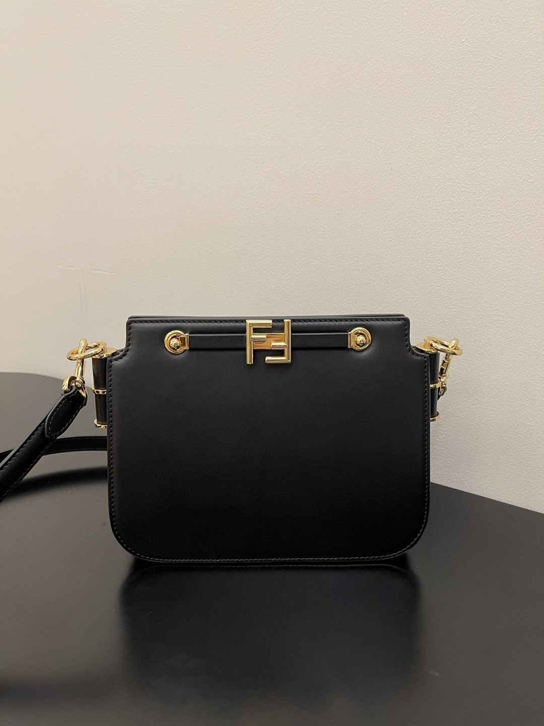 Top QualityTop Quality Touch 19cm Black Handbag