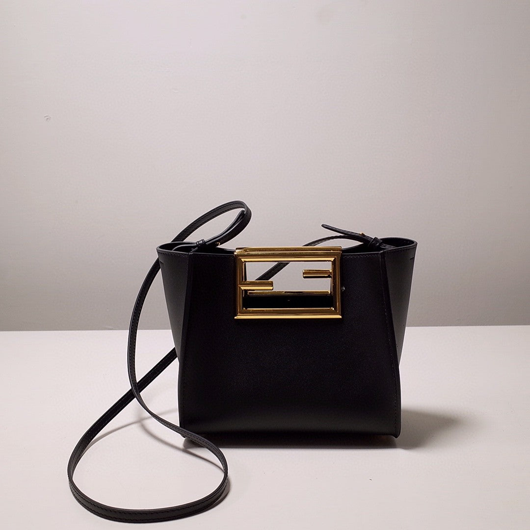 Top QualityTop Quality Way 17.5cm Black Small Handbag