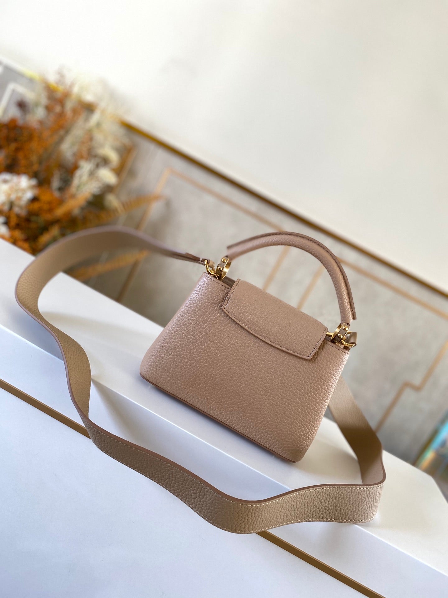 Top Quality Capucines Taurillon Steeple Grey For Mini Crossbody Bag