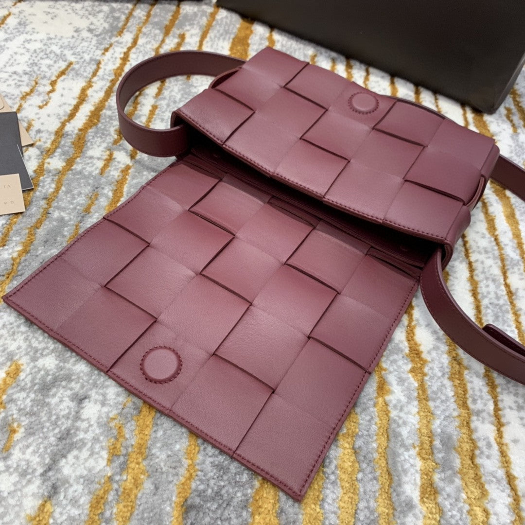 Top Quality Cassette Bag For Women In Red Travel Bag