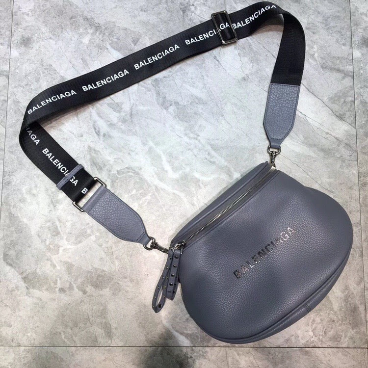 Top Quality Sling Bag In Gray For Travel Bag