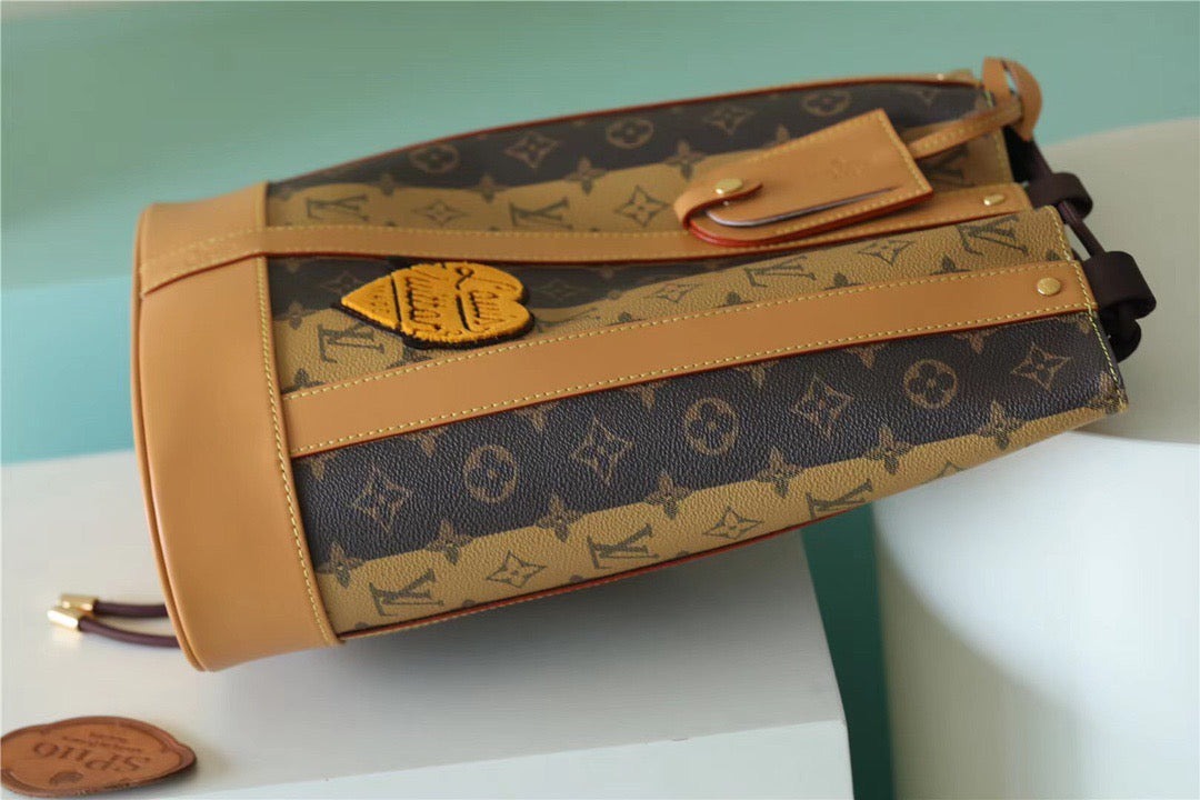 Top Quality Randonee Messenger Stripes For Men Monogram Brown Crossbody Bag