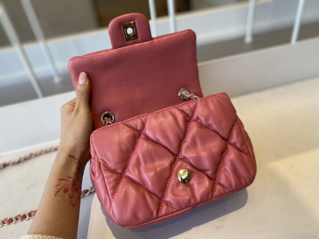 CHLSmall Hardware PiNike , ’s Gold Flap Shoulder Bag