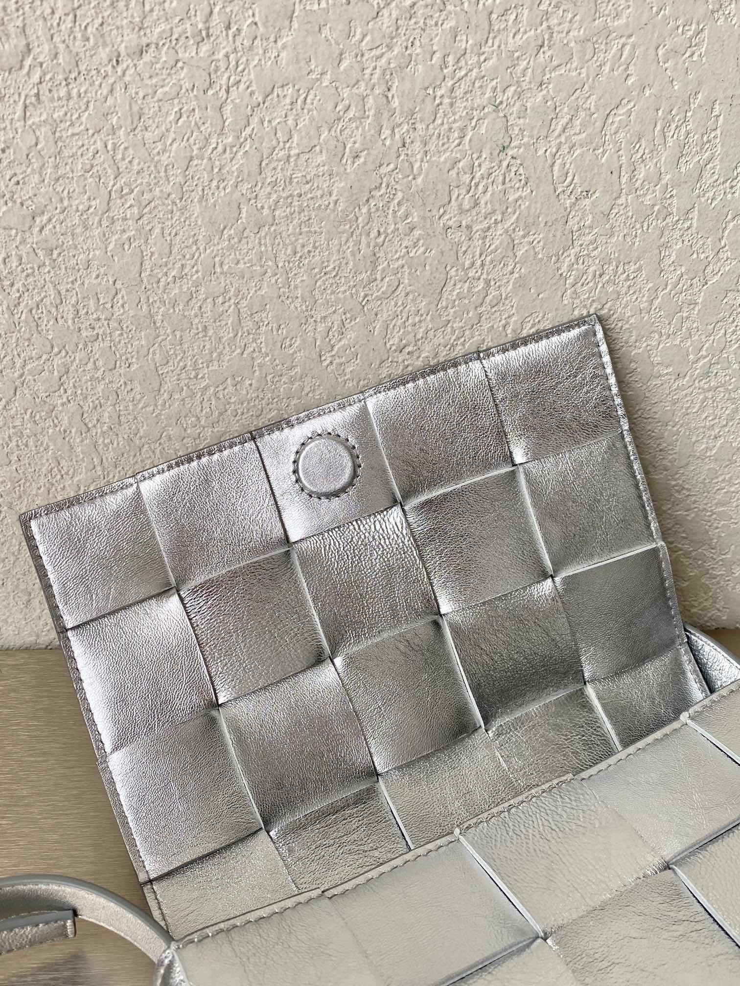 Top Quality Cassette Crossbody Bag For Women Silver
