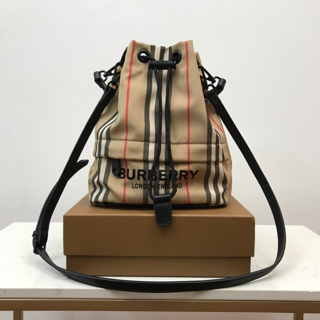 Top Quality Icon Stripe Drawcord Pouch Archive Nylon Beige Travel Bag 77In195Cm 7521