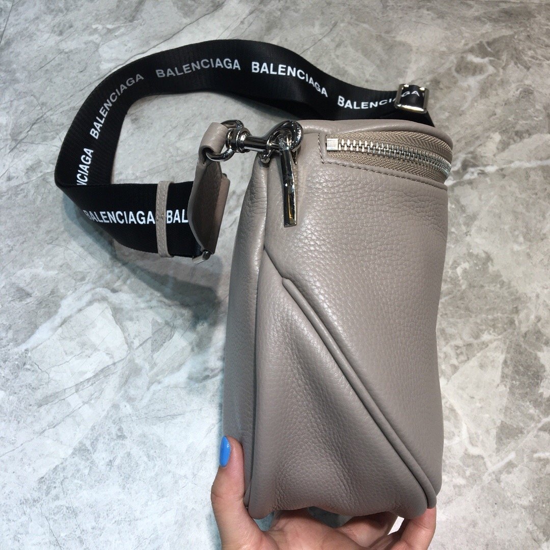 Top Quality Sling Bag In Light For Brown Travel Bag