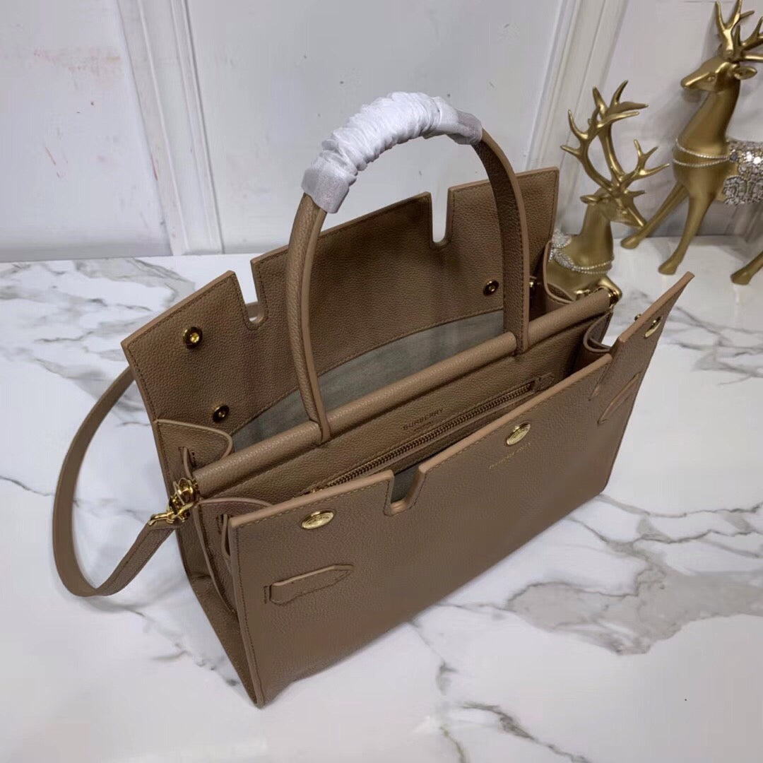 Top Quality Title Bag With Pocket Detail Brown Small Travel Bag