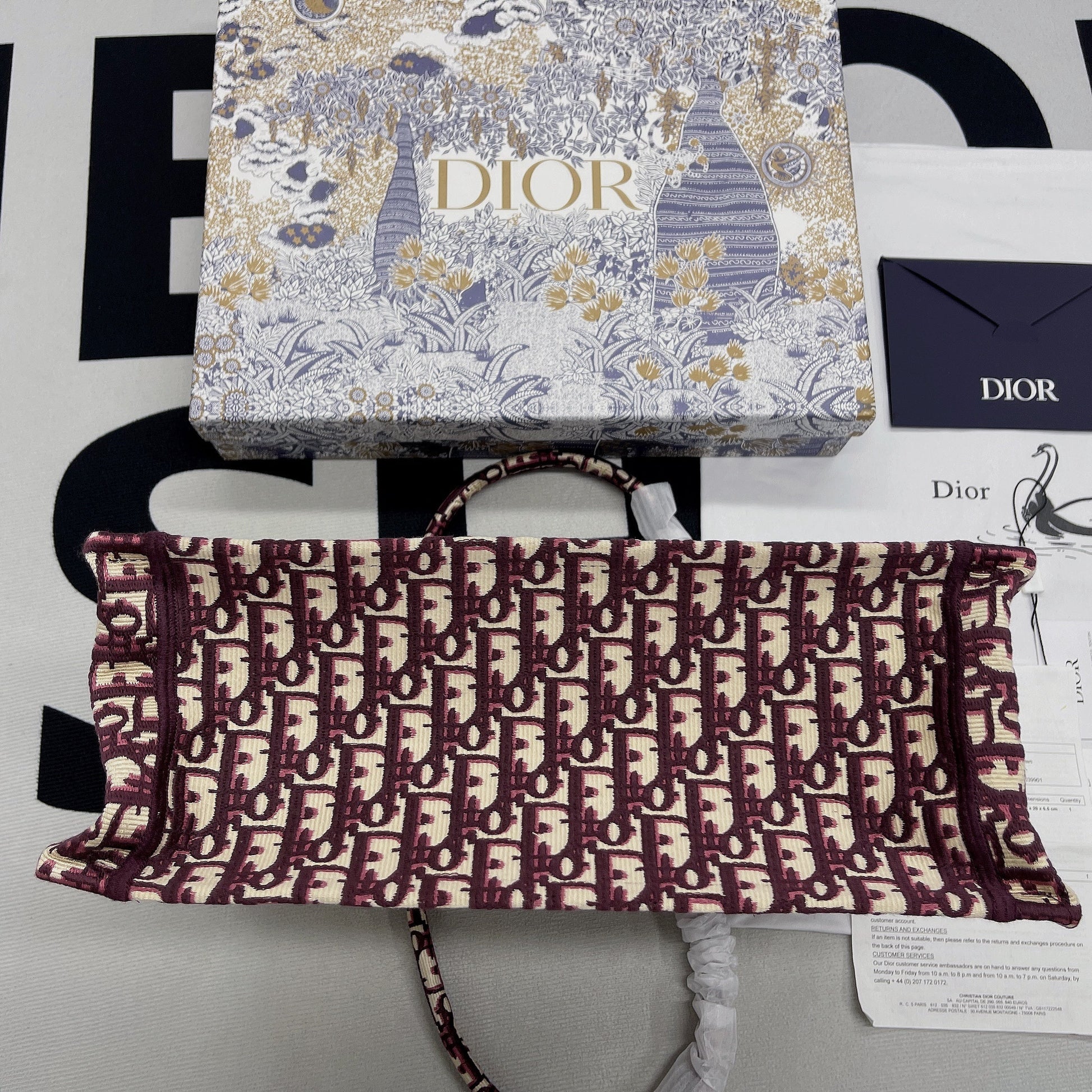 Metop Qualityum Book Cd Red Book Tote Bag