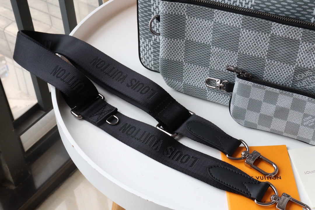 Top Quality Trio Messenger Eclipse Eclipse Reverse Monogram Crossbody Bag