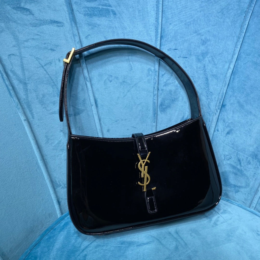 YSL Saint Laurent Le 5 Ã 7 Smooth Shoulder Bag