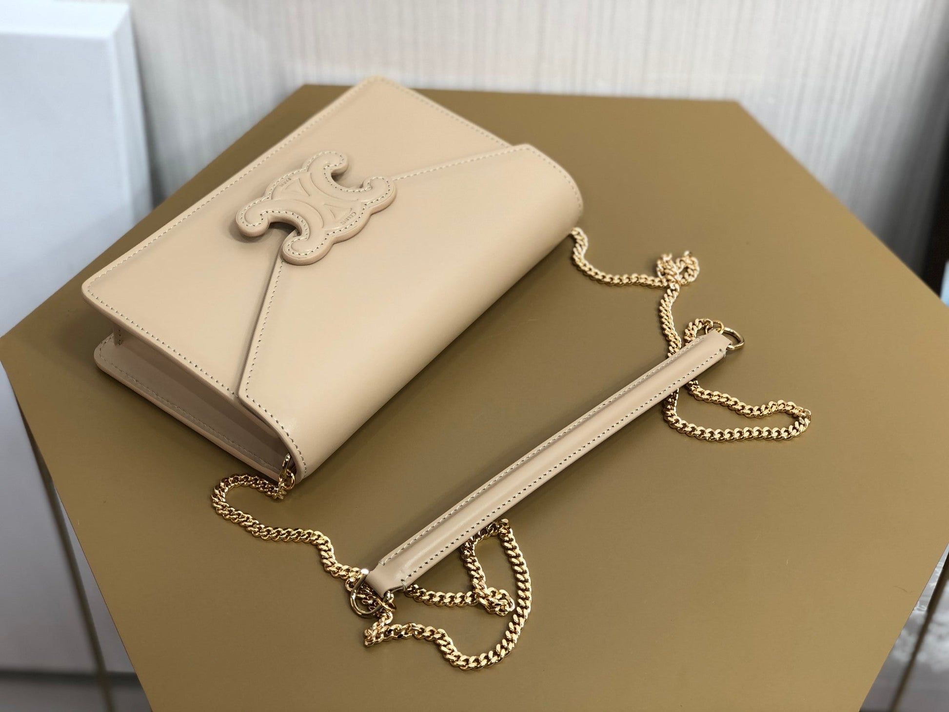 Top Quality Wallet On Triomphe For Women Beige Chain Crossbody Bag 7In19Cm 6975