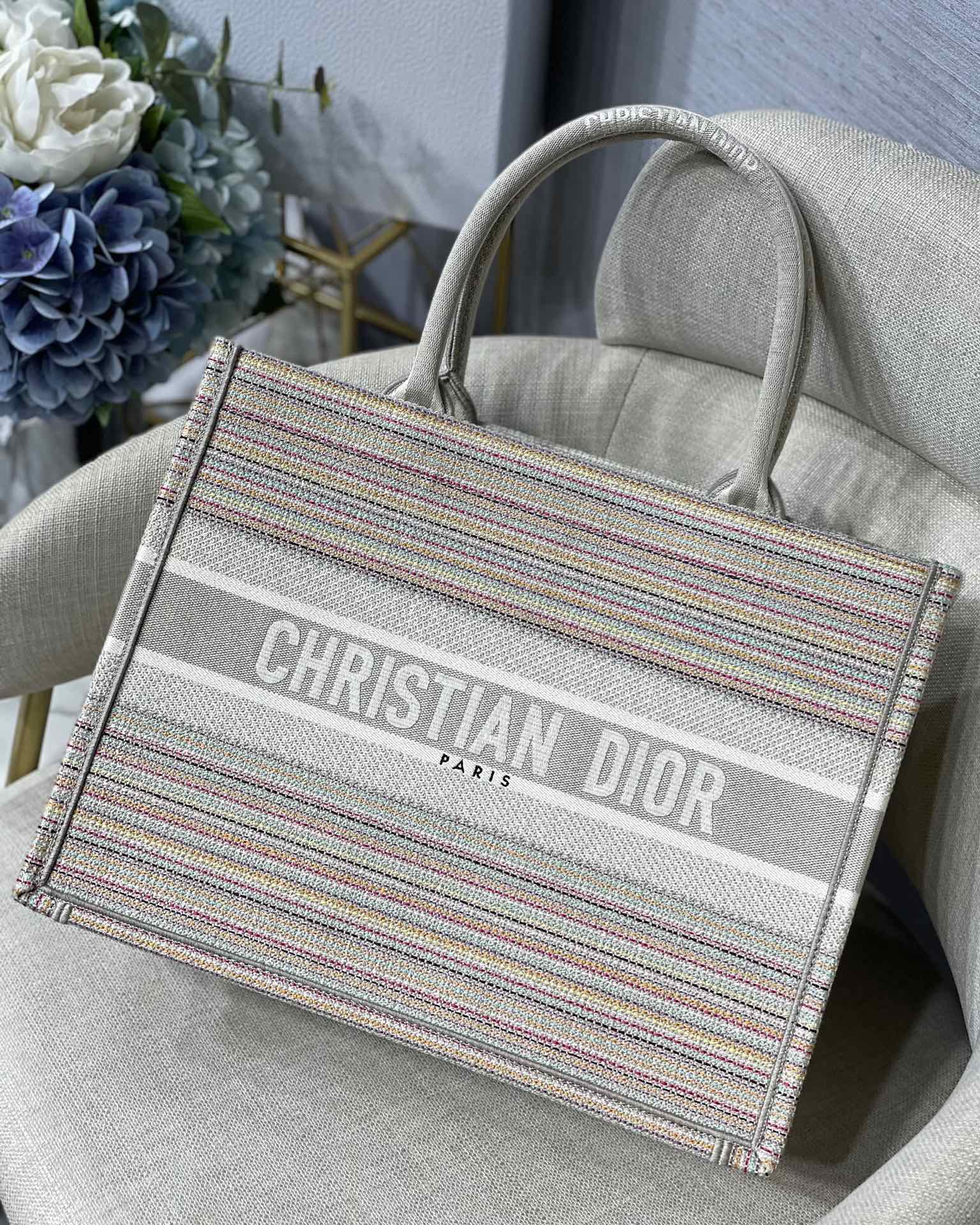 Metop Qualityum Book Stripes Embroidery Canvas Book Tote Bag