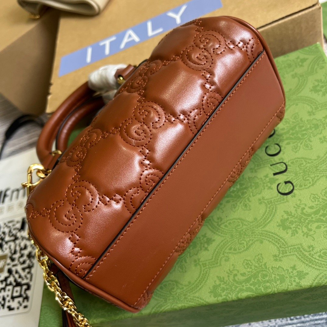 gg MatelassÃ© , ’s 7.5in Red Top Handle Travel Bag