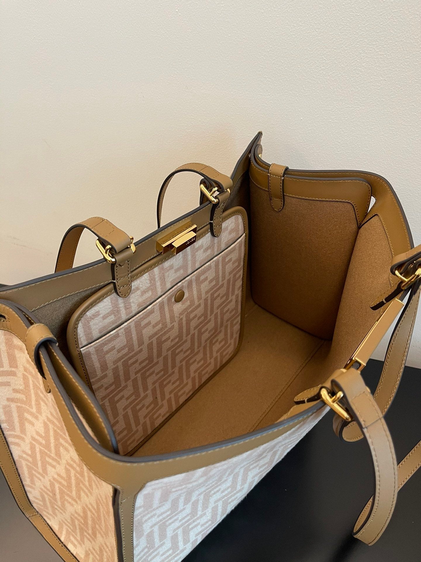 Fendi Top QualityTop Quality Peekaboo X- Canvas Beige FF Shoulder Bag