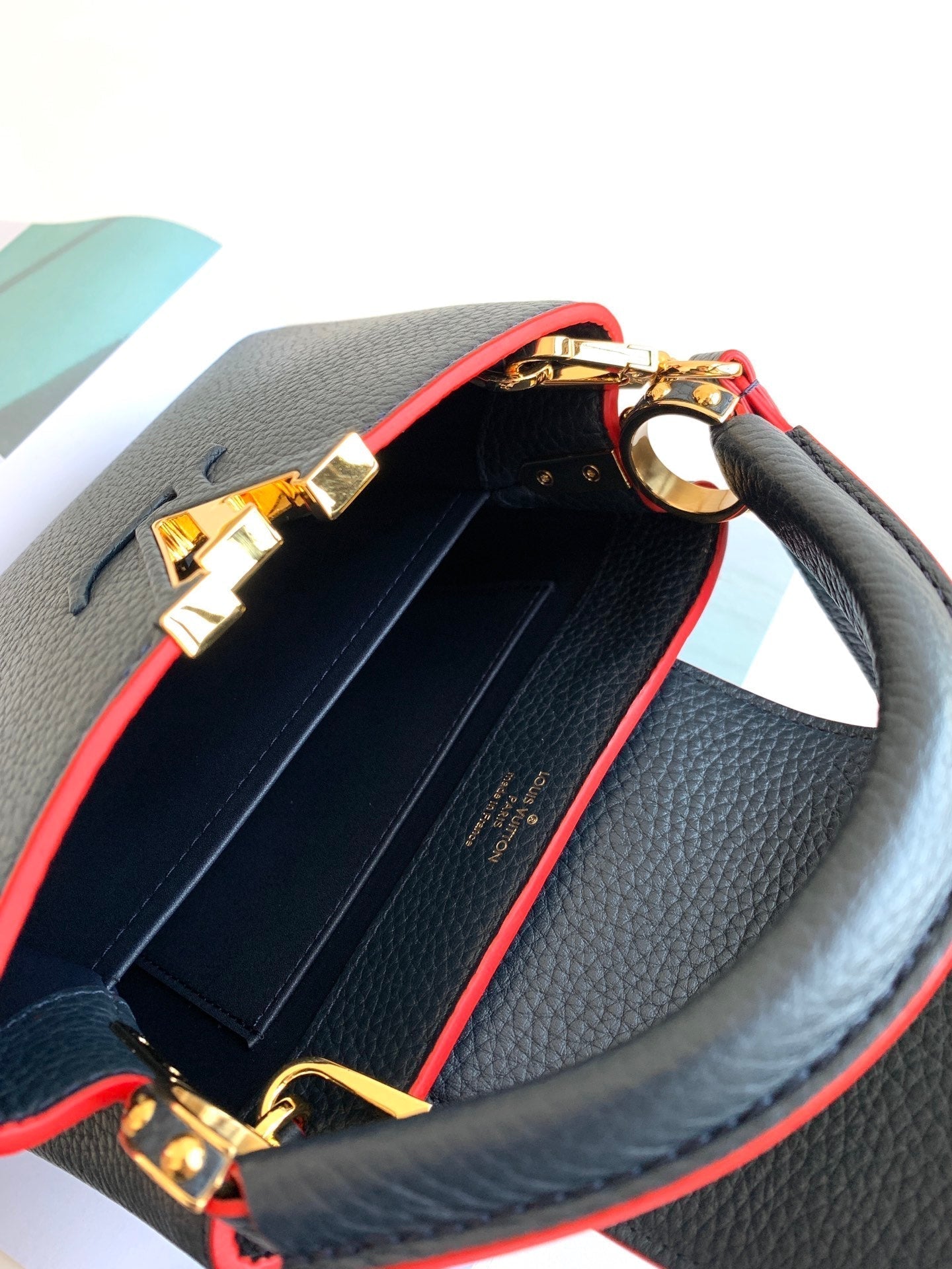 Top Quality Capucines Taurillon Navy For Women Blue Mini Crossbody Bag