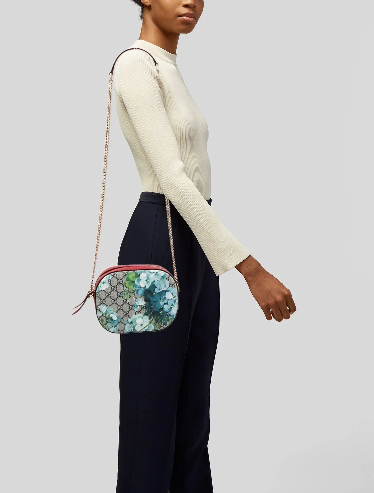 Gucci GG SUPREME Crossbody Bag Crossbody Bag