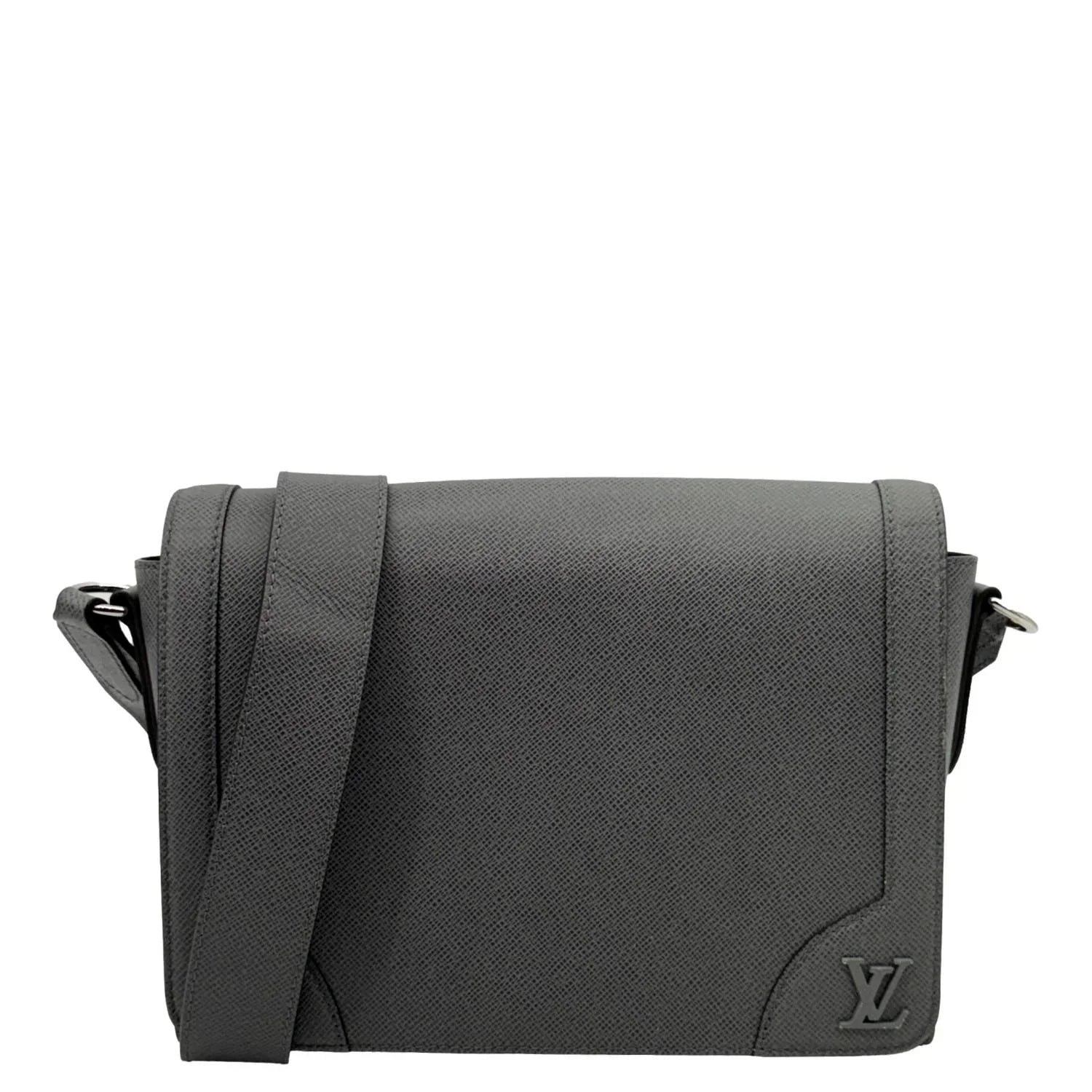 Louis Vuitton 'S TAIGA Crossbody Bag