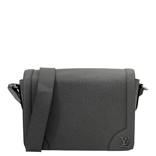 Louis Vuitton 'S TAIGA Crossbody Bag