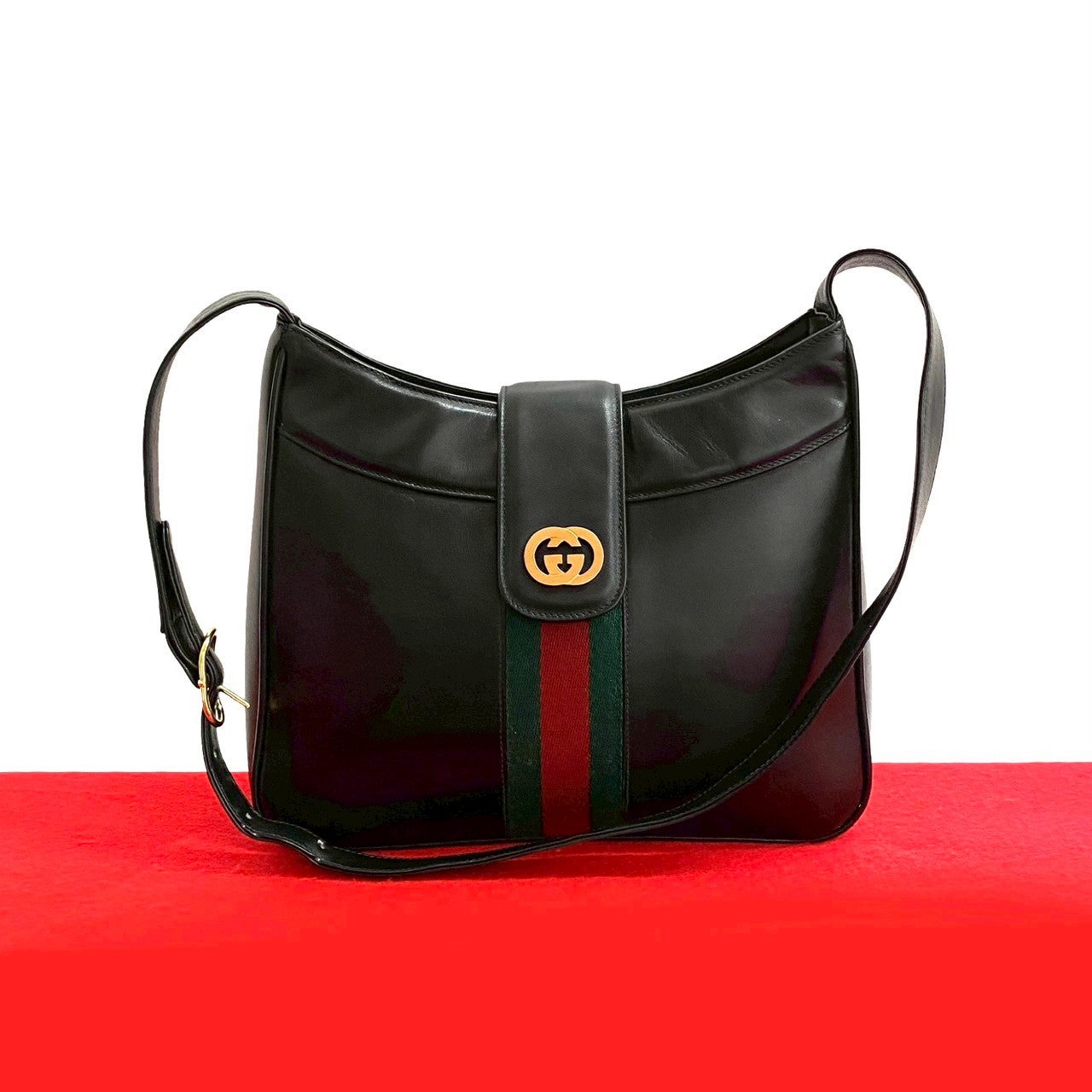 Gucci Old Shoulder Bag Leather Bag 4