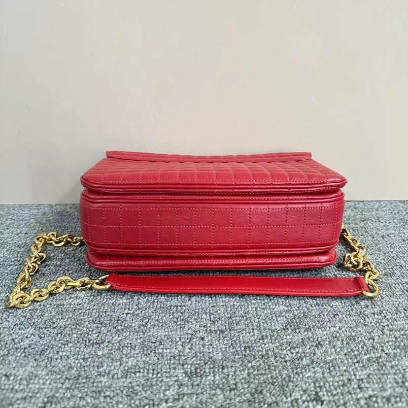 Luxury Classic Chain Shoulder Bag Medium Leather Quilted