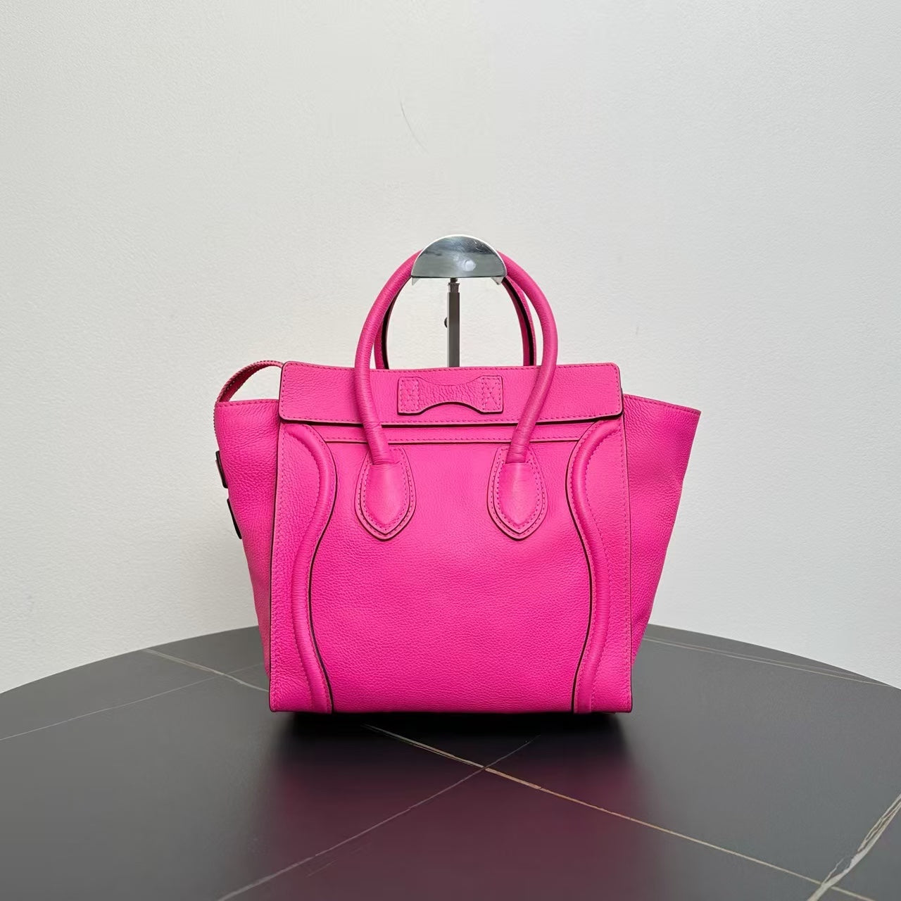 Luxury Luggage Tote Bag In Leather Pink