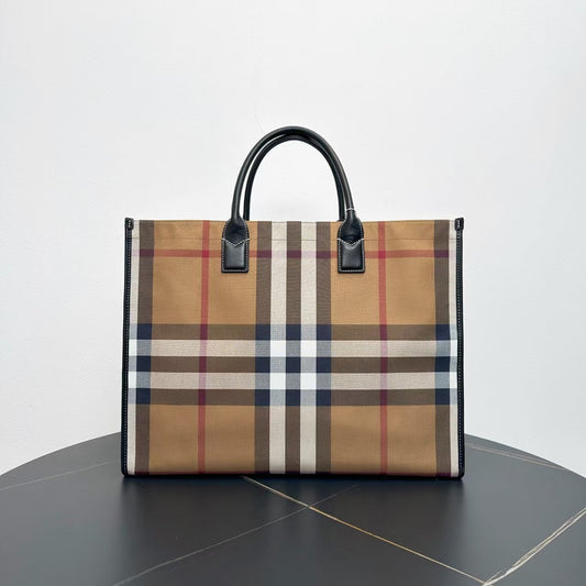 Burberry Luxury Two Way Tote Bag In Classic Check Canvas Large