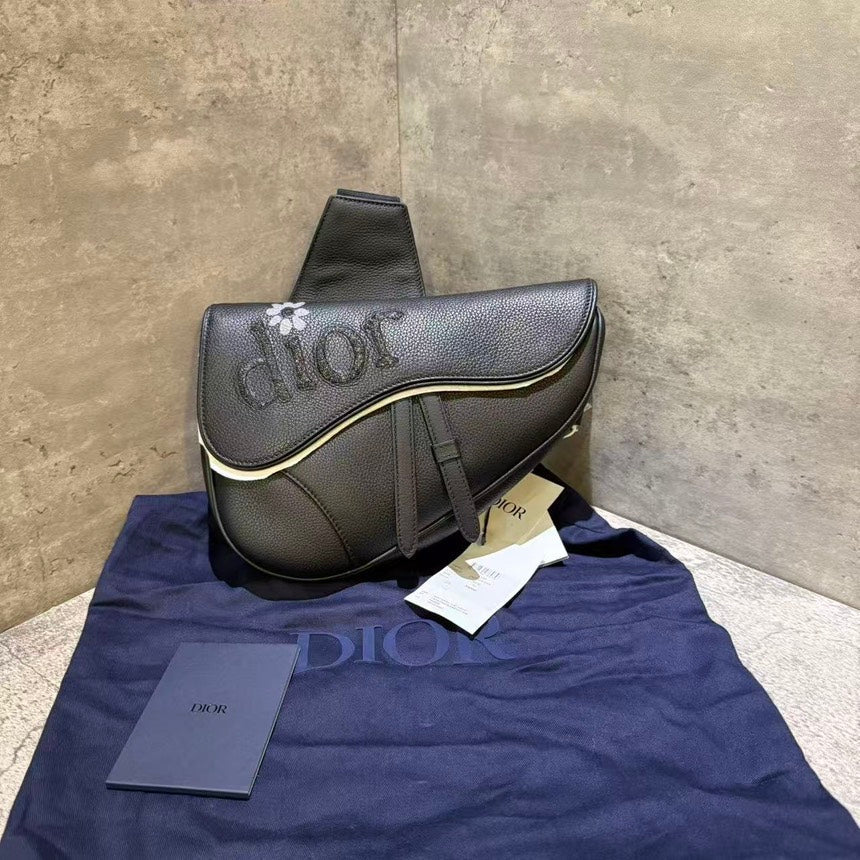 Dior Handbag ?????Un d full saddle bag Leather
