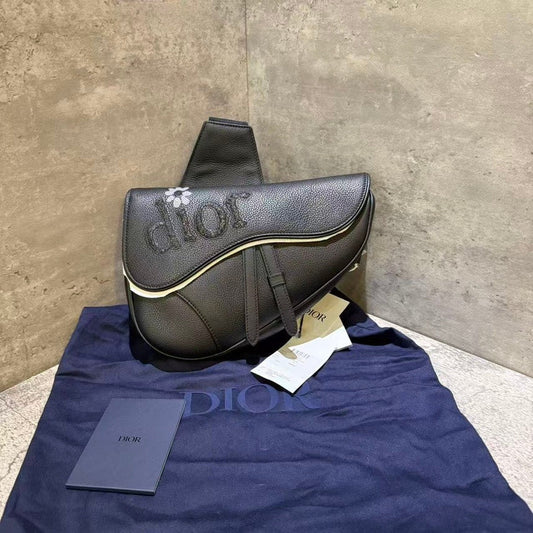 Dior Handbag ?????Un d full saddle bag Leather