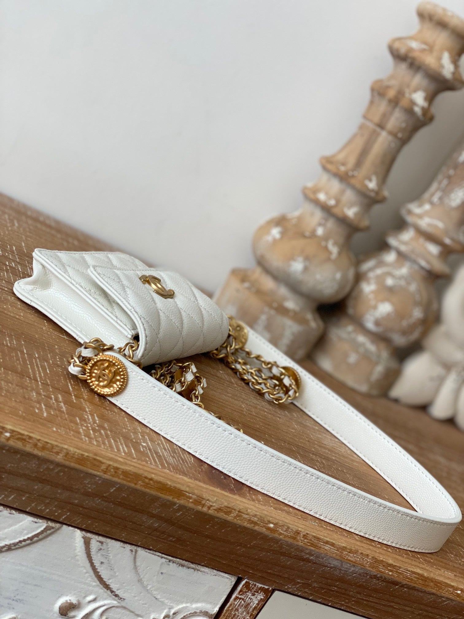 CHL , ’s 4.8in 12.3cm White Chain Clutch Bag
