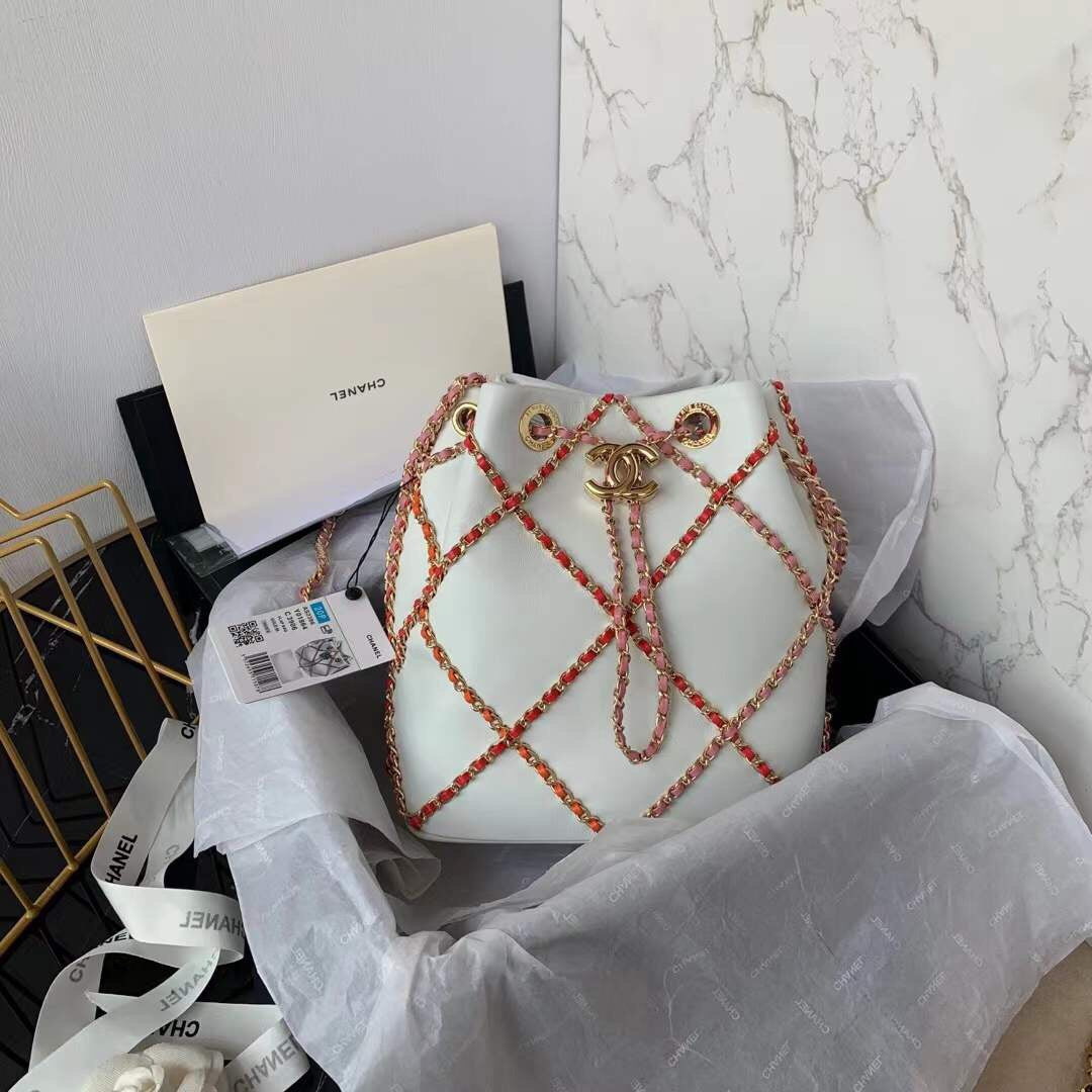CHL 21 8. White Travel Bag