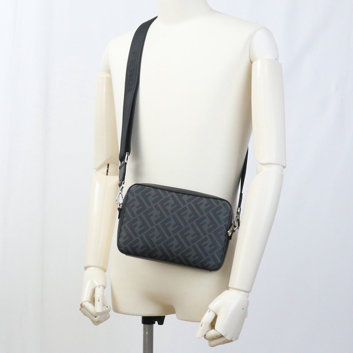 Fendi 7M0286 Camera Case Diagonal Shoulder Pvc Mens Leather Black Shoulder Bag